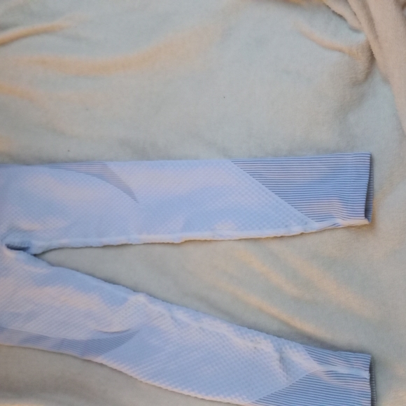 ⚡️3/$30⚡️Workout Leggings Small  NWOT - Picture 3 of 5